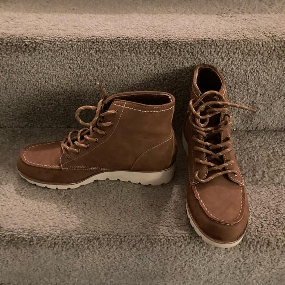 Worn Once! St John’s Bay Faux Suede Short Boots - Picture 6 of 9